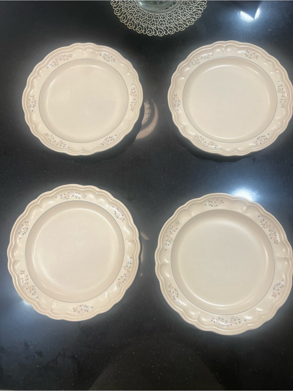 Pfaltzgraff Remembrance Scalloped Floral Stoneware Dinnerware Plates - Set of 4
